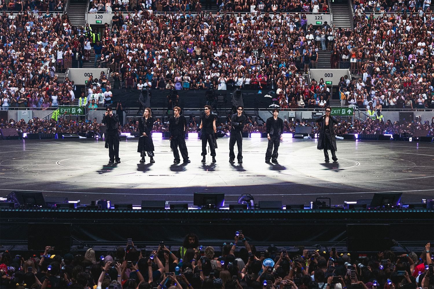 BTS、ロンドン公演に約13万人が集結···スタジアム開場以来、最多観客数