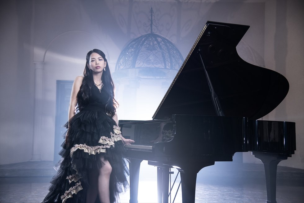 Miyako、LOVEBITESのギタリストが、伝説的アーティストたちの名曲を