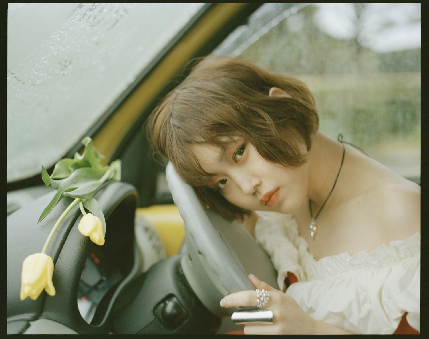 デビュー10周年を迎えたギター・ミューズ、Rei 自身初のベスト