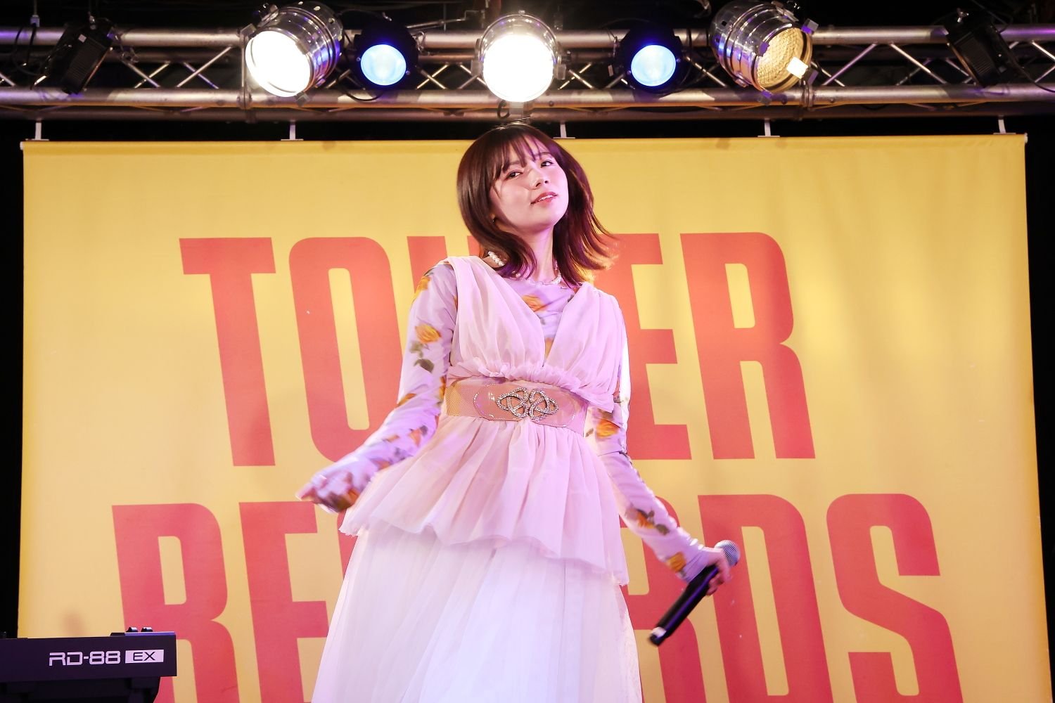 浜浦彩乃 1stアルバム「IRODORI」発売日に渋谷でリリイベ開催！ | USEN