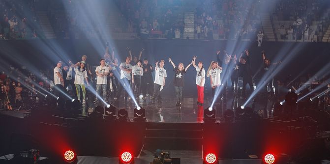 加藤ミリヤ 11月29日 日 15周年イヤー集大成の日本武道館ライブを無事開催 豪華ゲスト集結 30曲のメドレーで15周年の軌跡を総ざらい Usenの音楽情報サイト Encore アンコール 加藤ミリヤ 11月29日 日 15周年イヤー集大成の日本武道館ライブを無事開催 豪華ゲスト集結 30曲のメドレーで15周年の軌跡を総ざらい Usenの音楽情報サイト Encore アンコール